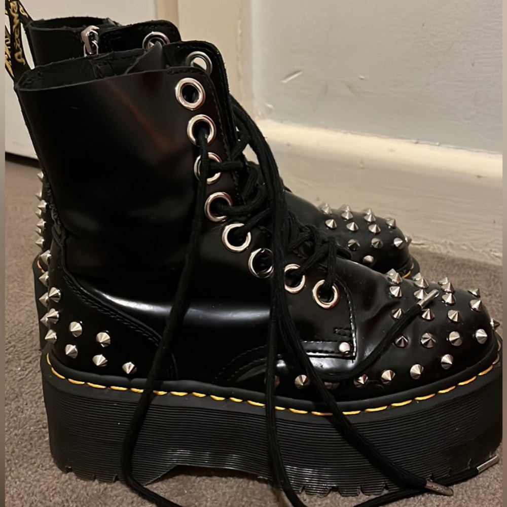 Dr Martens Jadon Stud Max - Picture 2 of 6